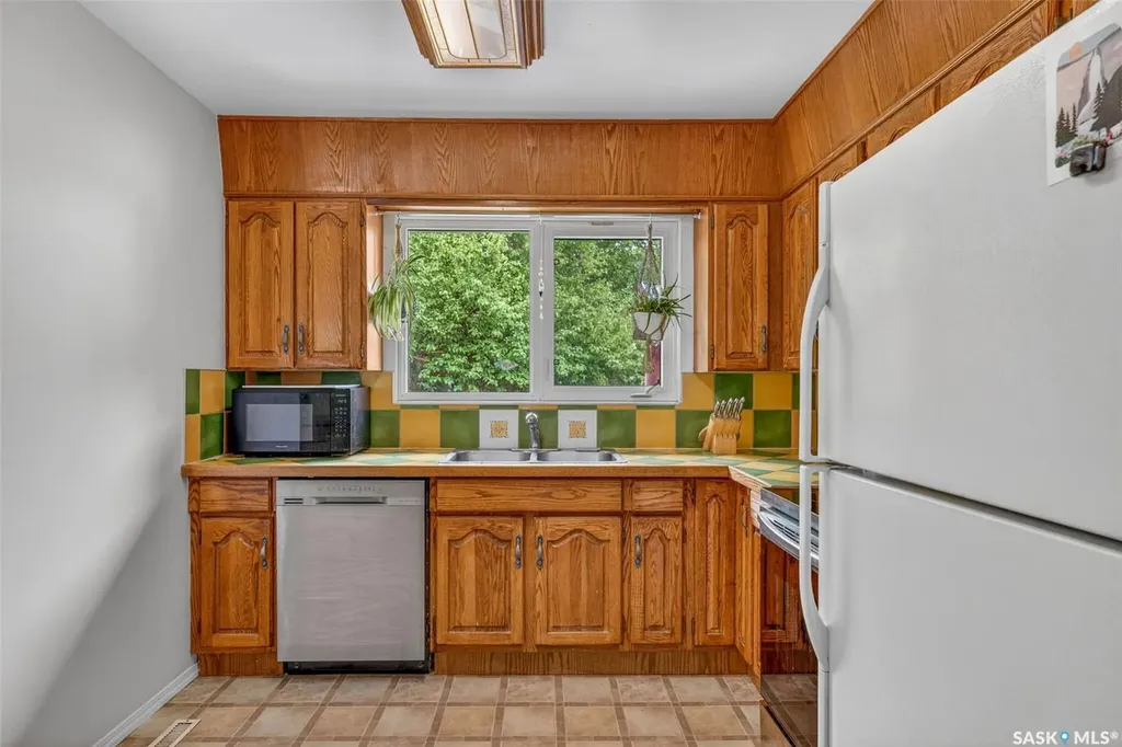 2326 Mcdonald Avenue Prince Albert SK S6V 2V6