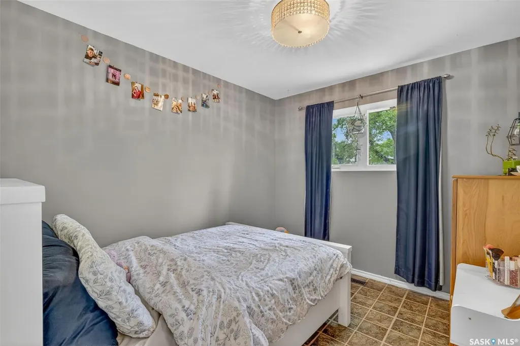 2326 Mcdonald Avenue Prince Albert SK S6V 2V6