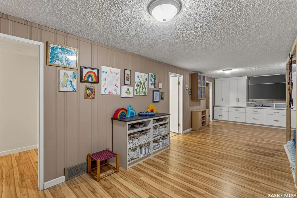 2326 Mcdonald Avenue Prince Albert SK S6V 2V6