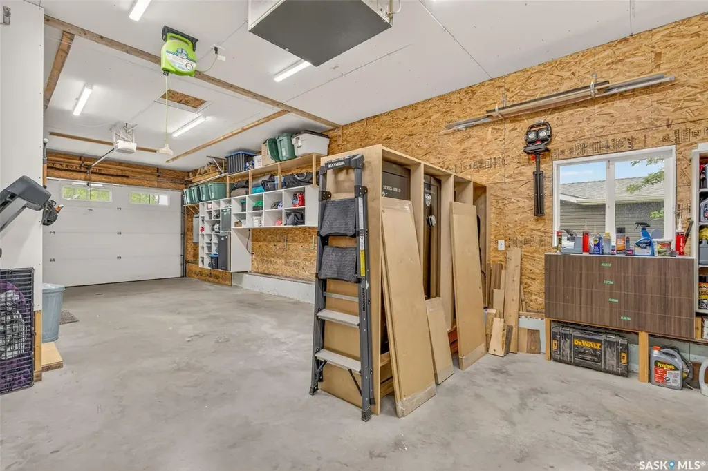 2326 Mcdonald Avenue Prince Albert SK S6V 2V6