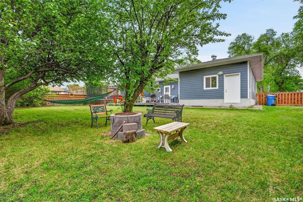 2326 Mcdonald Avenue Prince Albert SK S6V 2V6