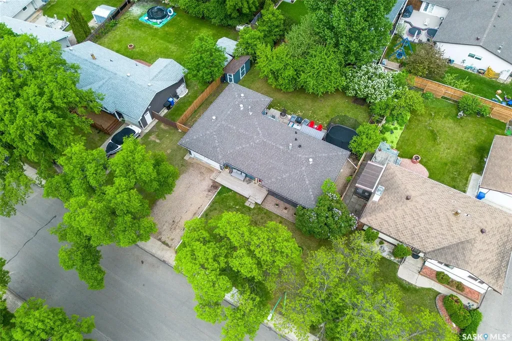 2326 Mcdonald Avenue Prince Albert SK S6V 2V6