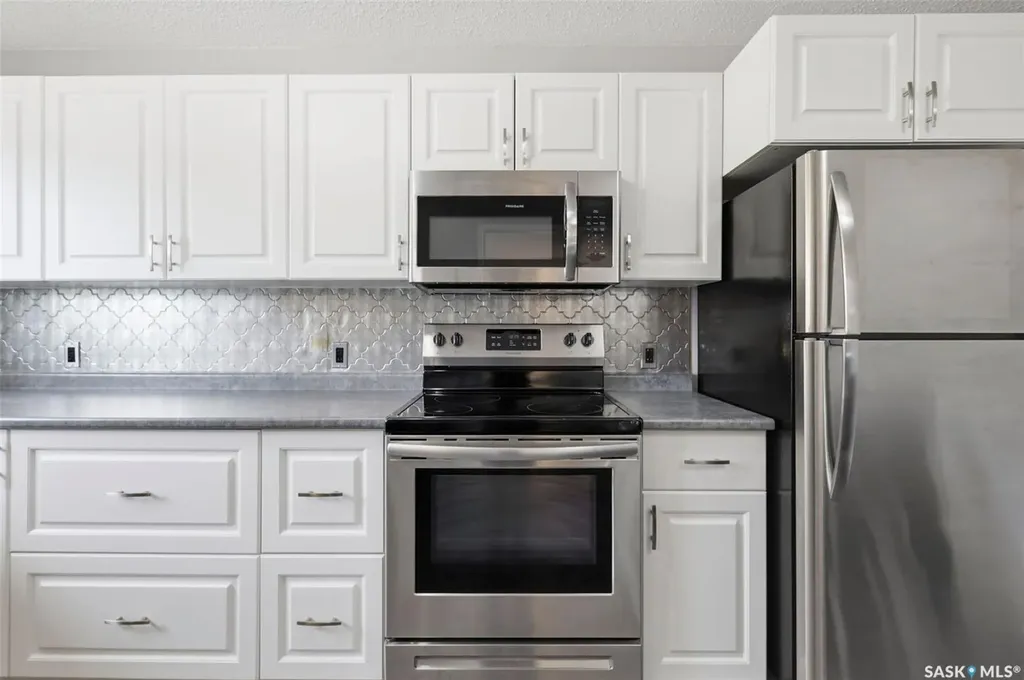1521 Laura Avenue Saskatoon SK S7N 2R8