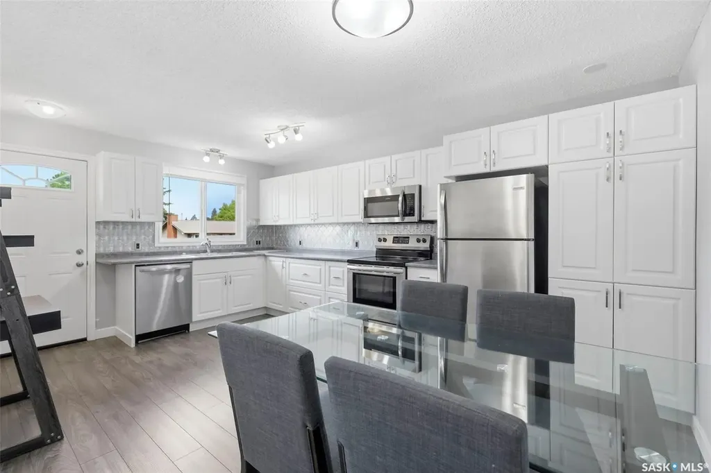 1521 Laura Avenue Saskatoon SK S7N 2R8