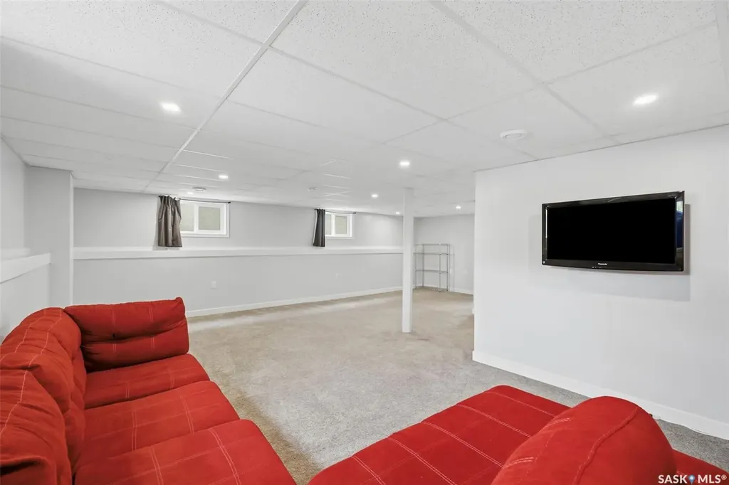 1521 Laura Avenue Saskatoon SK S7N 2R8