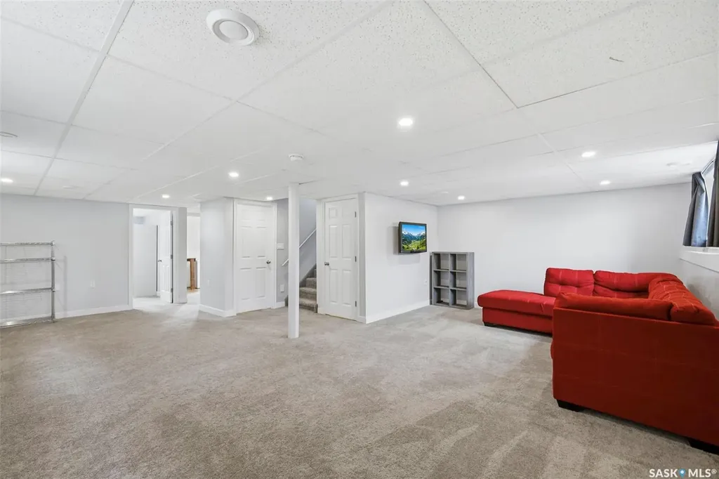 1521 Laura Avenue Saskatoon SK S7N 2R8