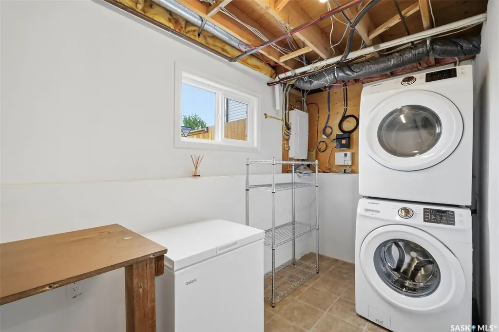 1521 Laura Avenue Saskatoon SK S7N 2R8