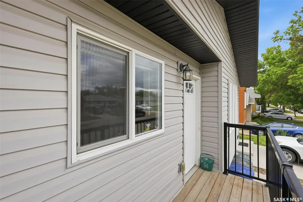 1521 Laura Avenue Saskatoon SK S7N 2R8