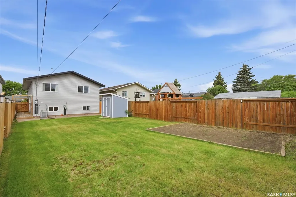 1521 Laura Avenue Saskatoon SK S7N 2R8