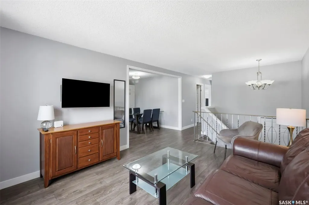 1521 Laura Avenue Saskatoon SK S7N 2R8