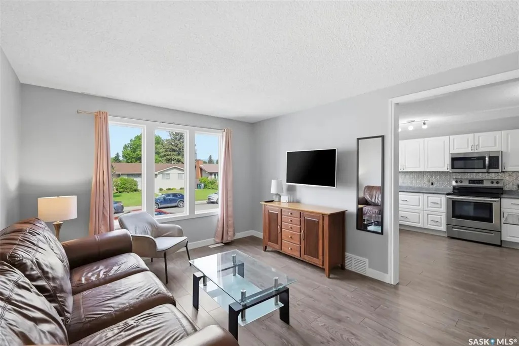 1521 Laura Avenue Saskatoon SK S7N 2R8