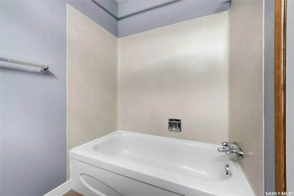 6463 Rochdale Boulevard Regina SK S4X 2Y9