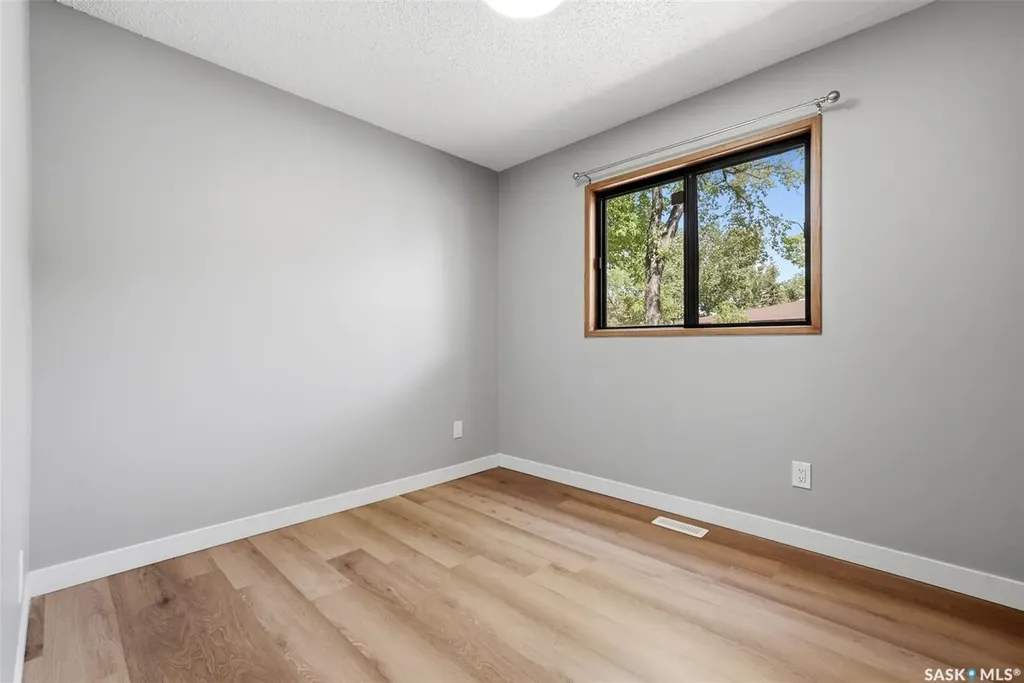 6463 Rochdale Boulevard Regina SK S4X 2Y9