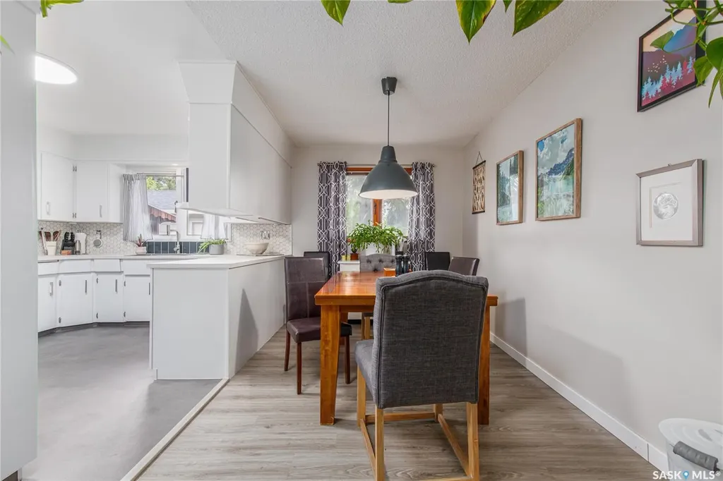 1301 Queen Crescent Moose Jaw SK S6H 3G5
