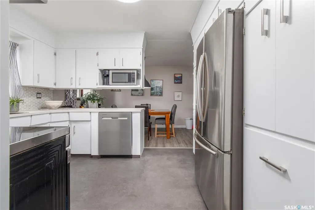 1301 Queen Crescent Moose Jaw SK S6H 3G5
