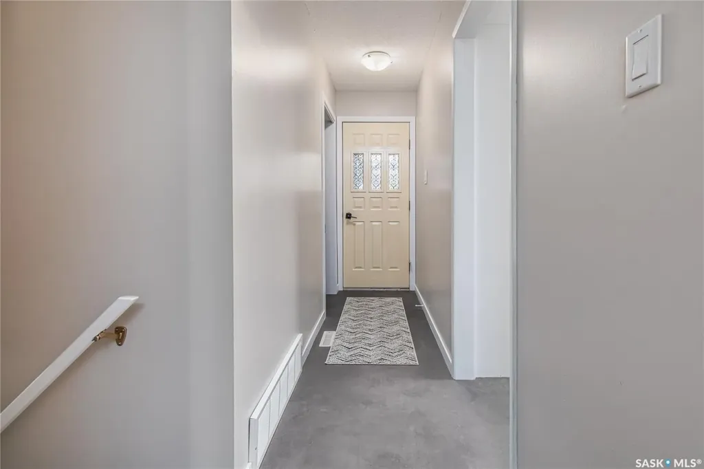 1301 Queen Crescent Moose Jaw SK S6H 3G5
