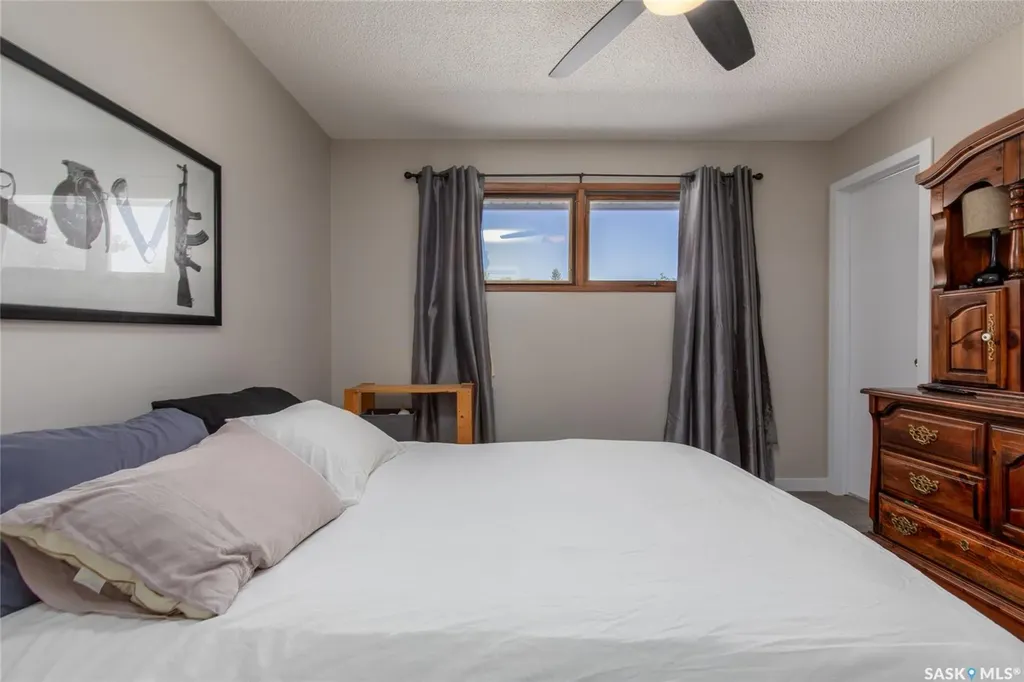 1301 Queen Crescent Moose Jaw SK S6H 3G5