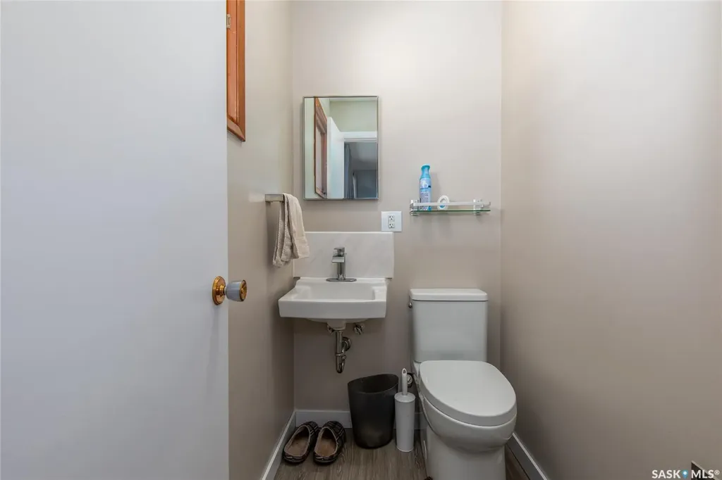 1301 Queen Crescent Moose Jaw SK S6H 3G5