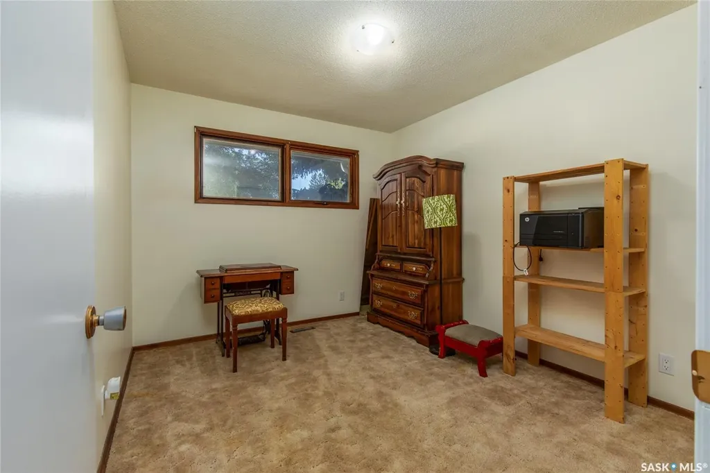 1301 Queen Crescent Moose Jaw SK S6H 3G5
