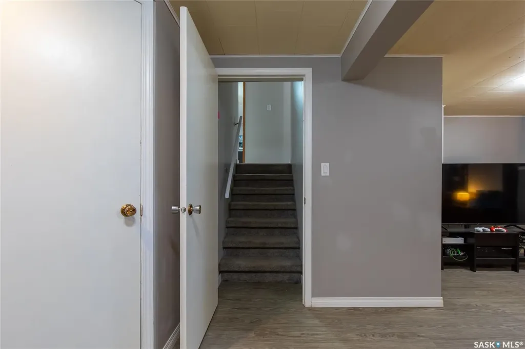 1301 Queen Crescent Moose Jaw SK S6H 3G5