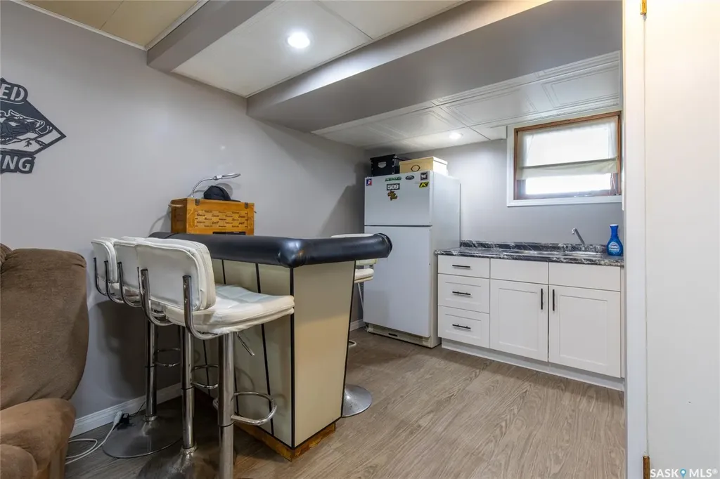 1301 Queen Crescent Moose Jaw SK S6H 3G5