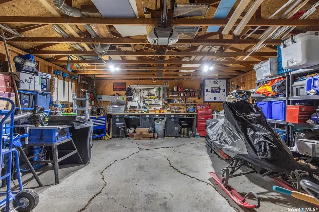 1301 Queen Crescent Moose Jaw SK S6H 3G5
