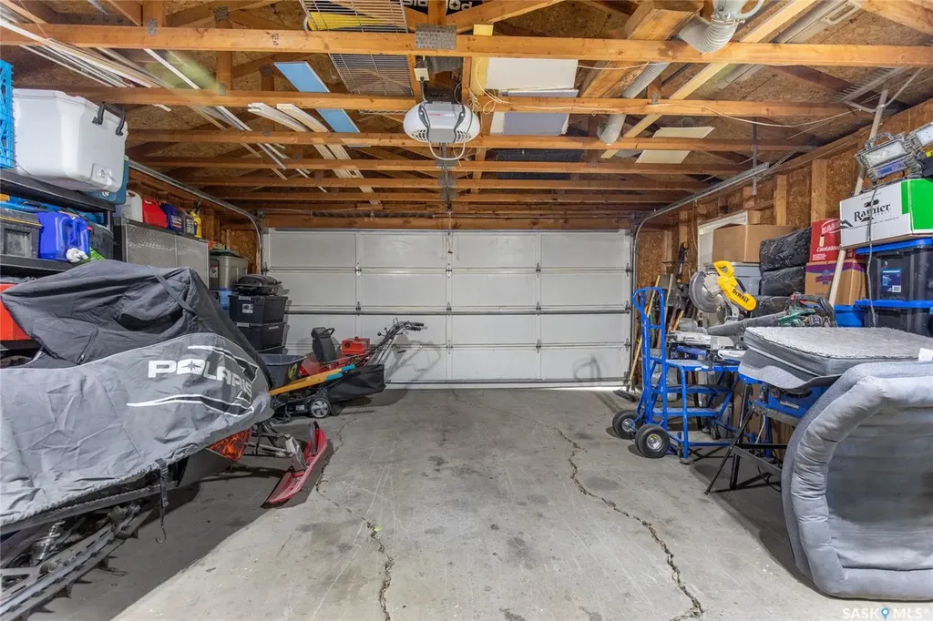 1301 Queen Crescent Moose Jaw SK S6H 3G5