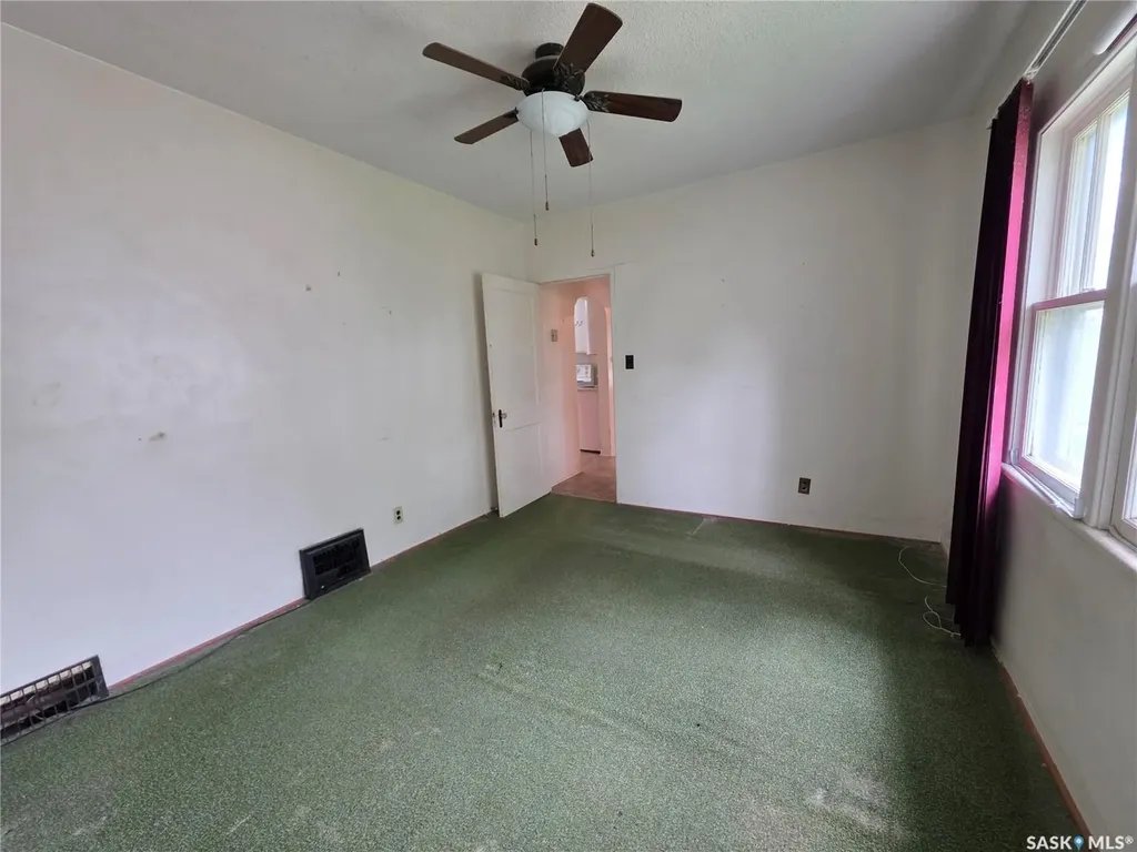 534 1st Avenue NW Swift Current SK S9H 0N6