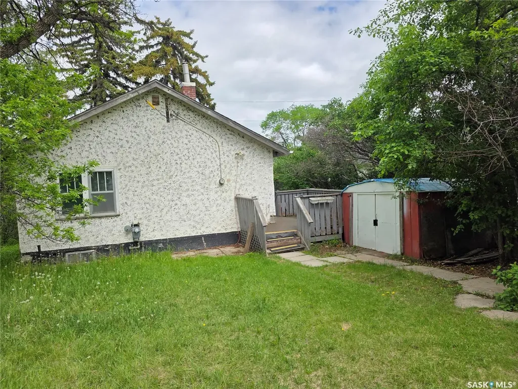 534 1st Avenue NW Swift Current SK S9H 0N6