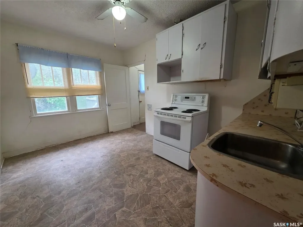 534 1st Avenue NW Swift Current SK S9H 0N6