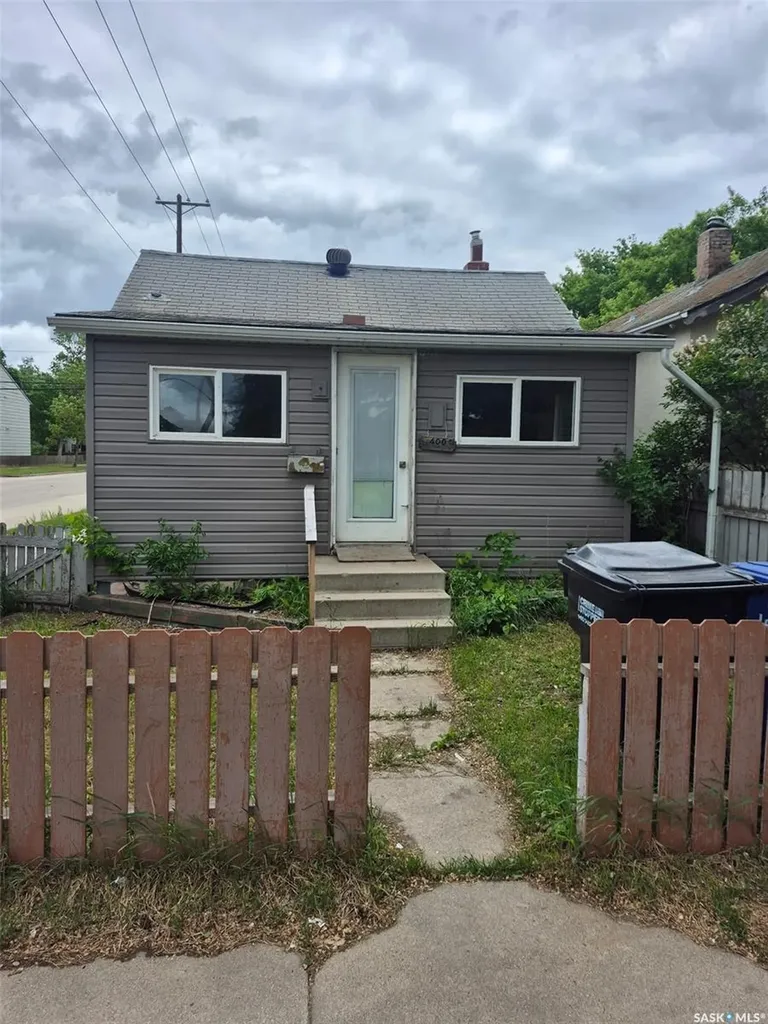 400 J Avenue S Saskatoon SK S7M 2A6