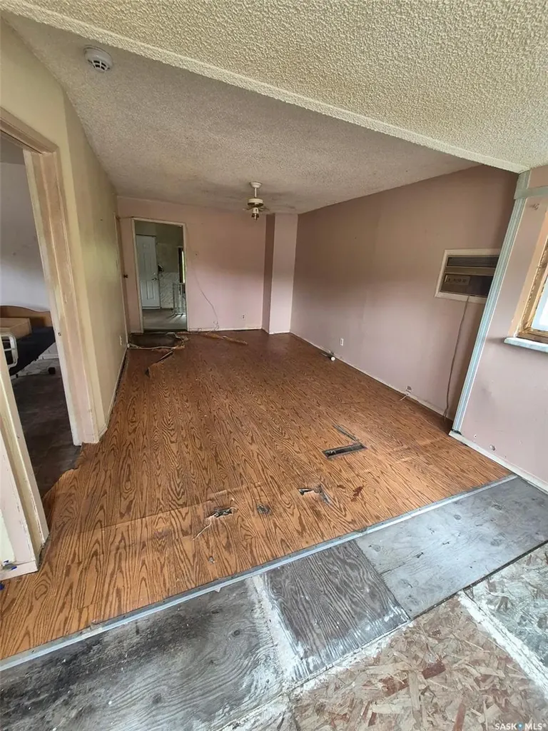 400 J Avenue S Saskatoon SK S7M 2A6