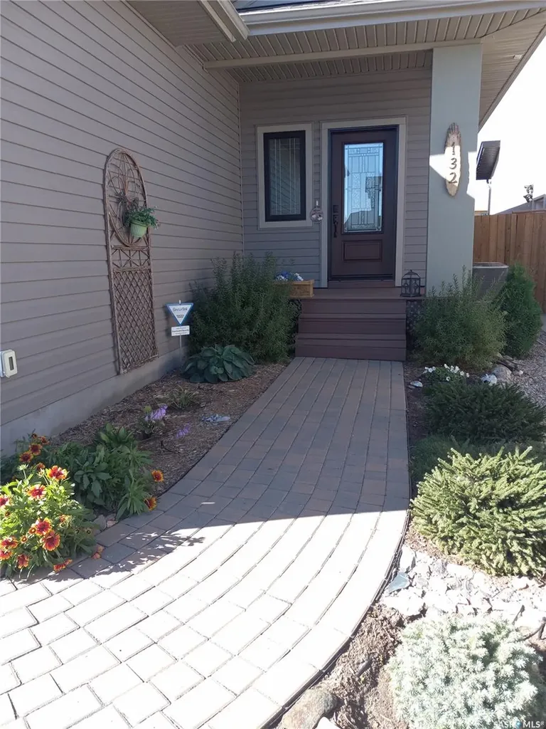 132 Forsey Avenue Saskatoon SK S7W 0Z6