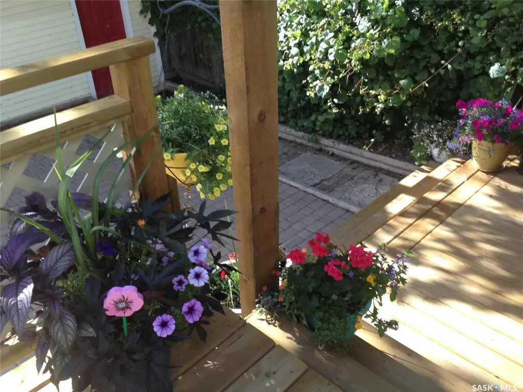 2834 Rae Street Regina SK S4S 1R3