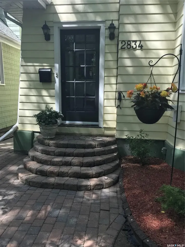 2834 Rae Street Regina SK S4S 1R3
