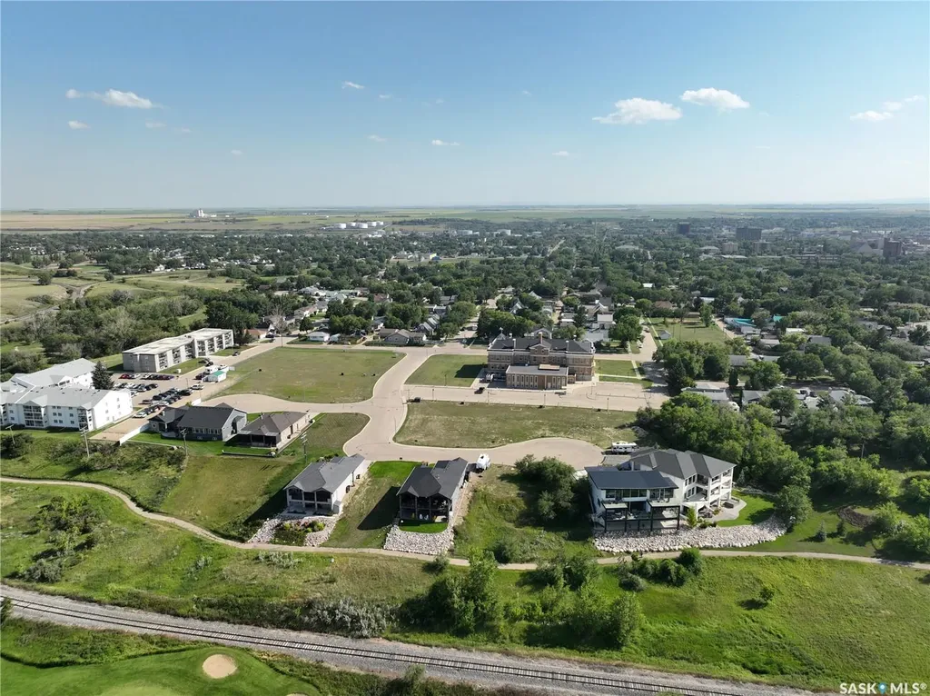 17 Copper Ridge Way Moose Jaw SK S6H 4R1