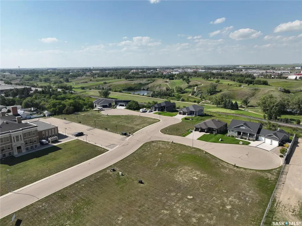17 Copper Ridge Way Moose Jaw SK S6H 4R1