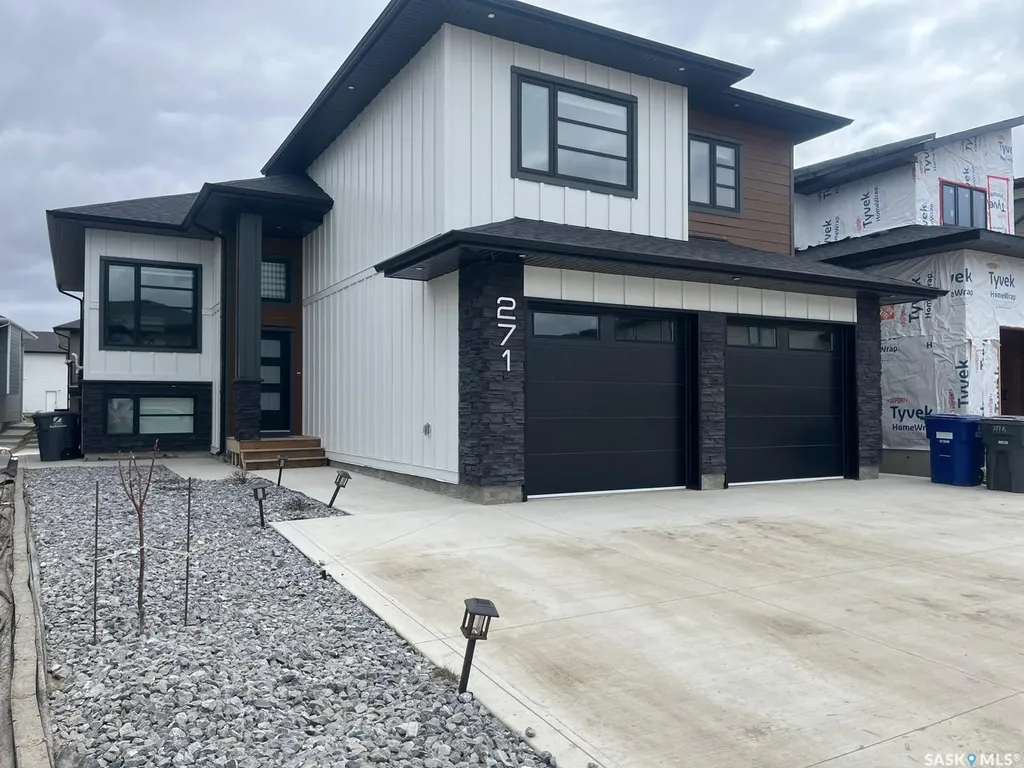 271 Dziadyk Manor Saskatoon SK S7V 1M5