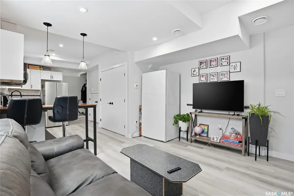 271 Dziadyk Manor Saskatoon SK S7V 1M5
