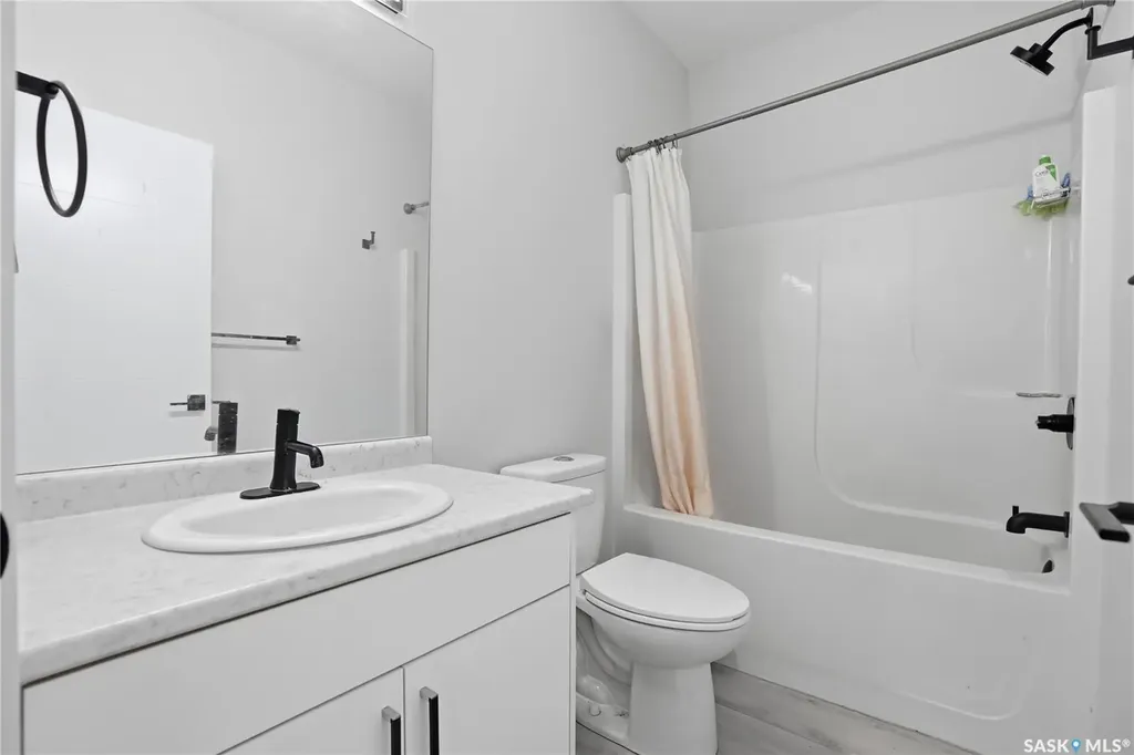 271 Dziadyk Manor Saskatoon SK S7V 1M5