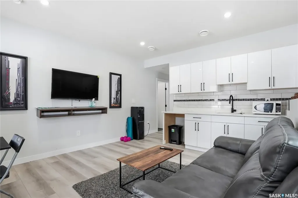 271 Dziadyk Manor Saskatoon SK S7V 1M5
