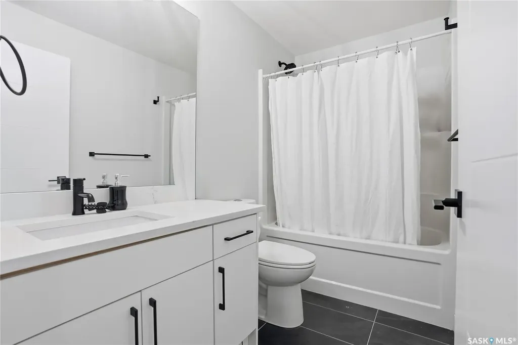 271 Dziadyk Manor Saskatoon SK S7V 1M5