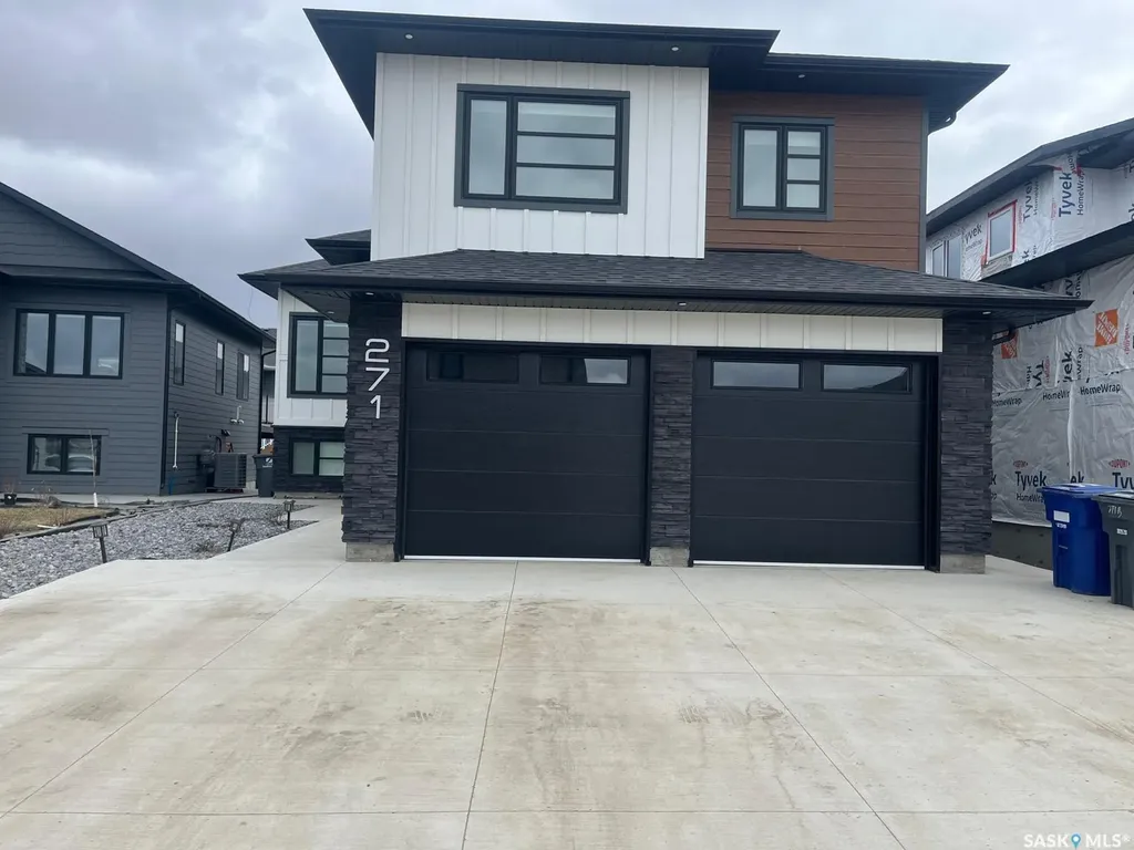 271 Dziadyk Manor Saskatoon SK S7V 1M5