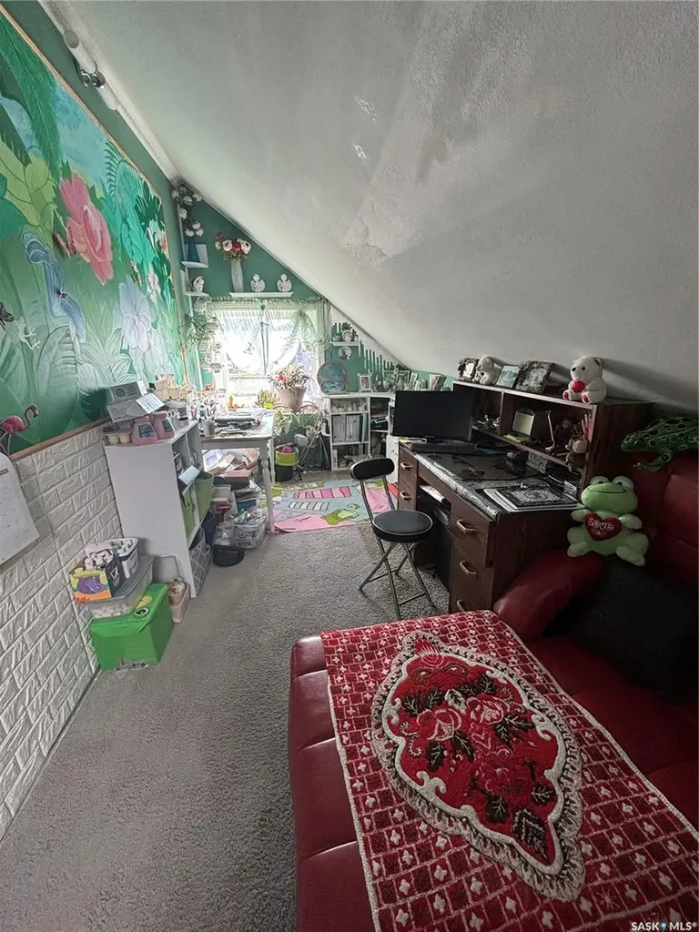 2216 20th Street W Saskatoon SK S7M 1B1