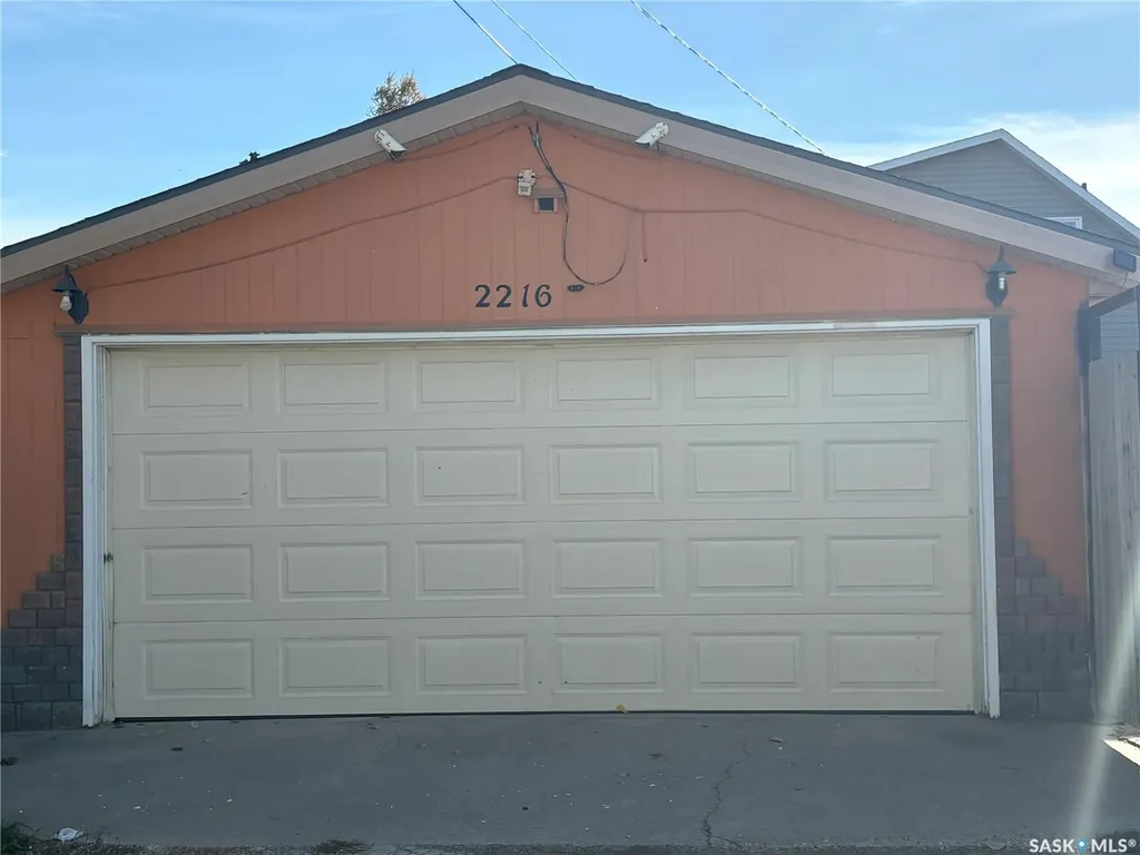 2216 20th Street W Saskatoon SK S7M 1B1