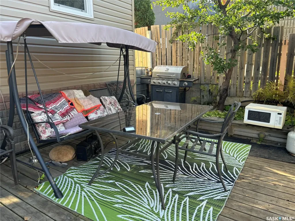 2216 20th Street W Saskatoon SK S7M 1B1