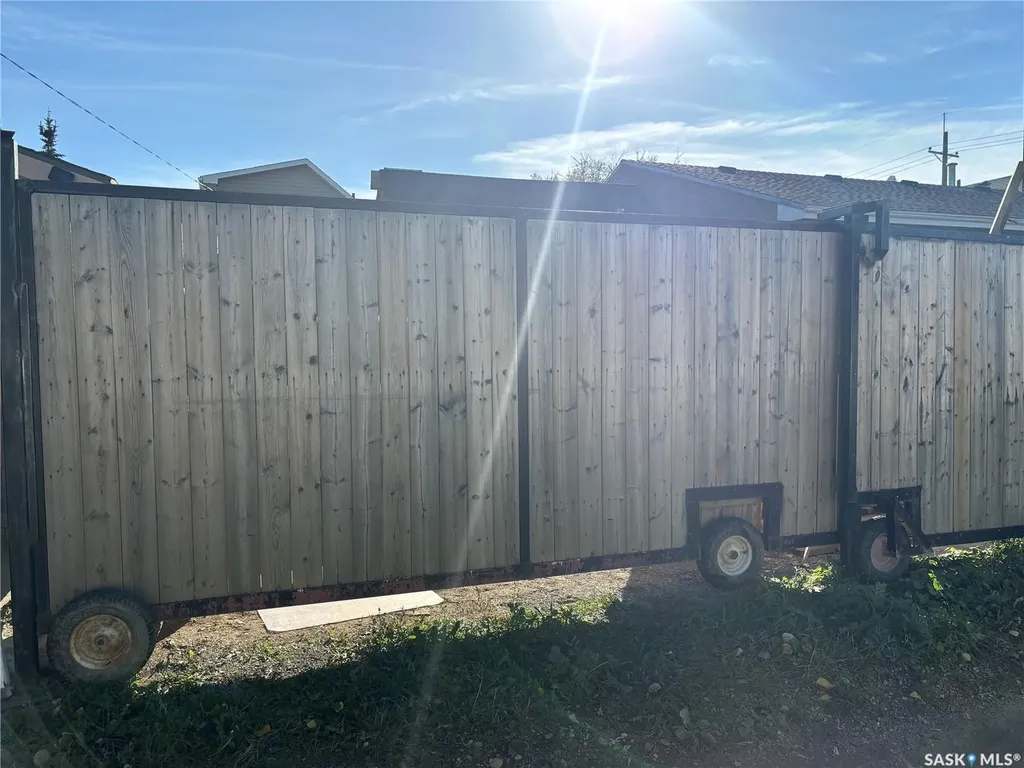2216 20th Street W Saskatoon SK S7M 1B1