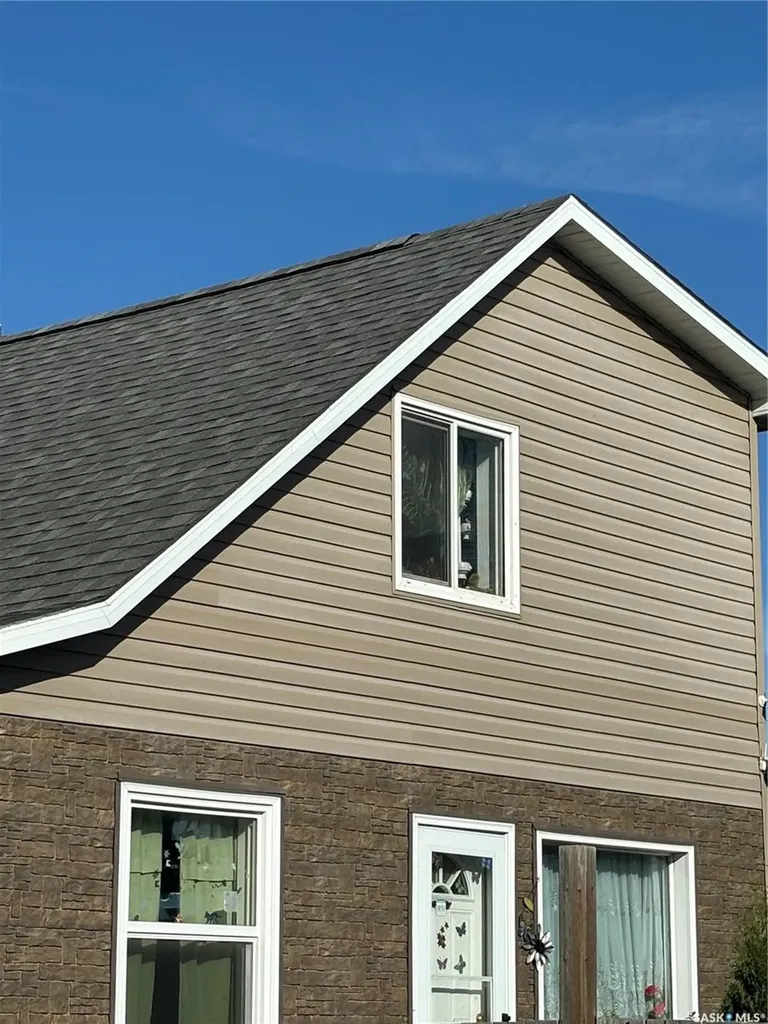2216 20th Street W Saskatoon SK S7M 1B1