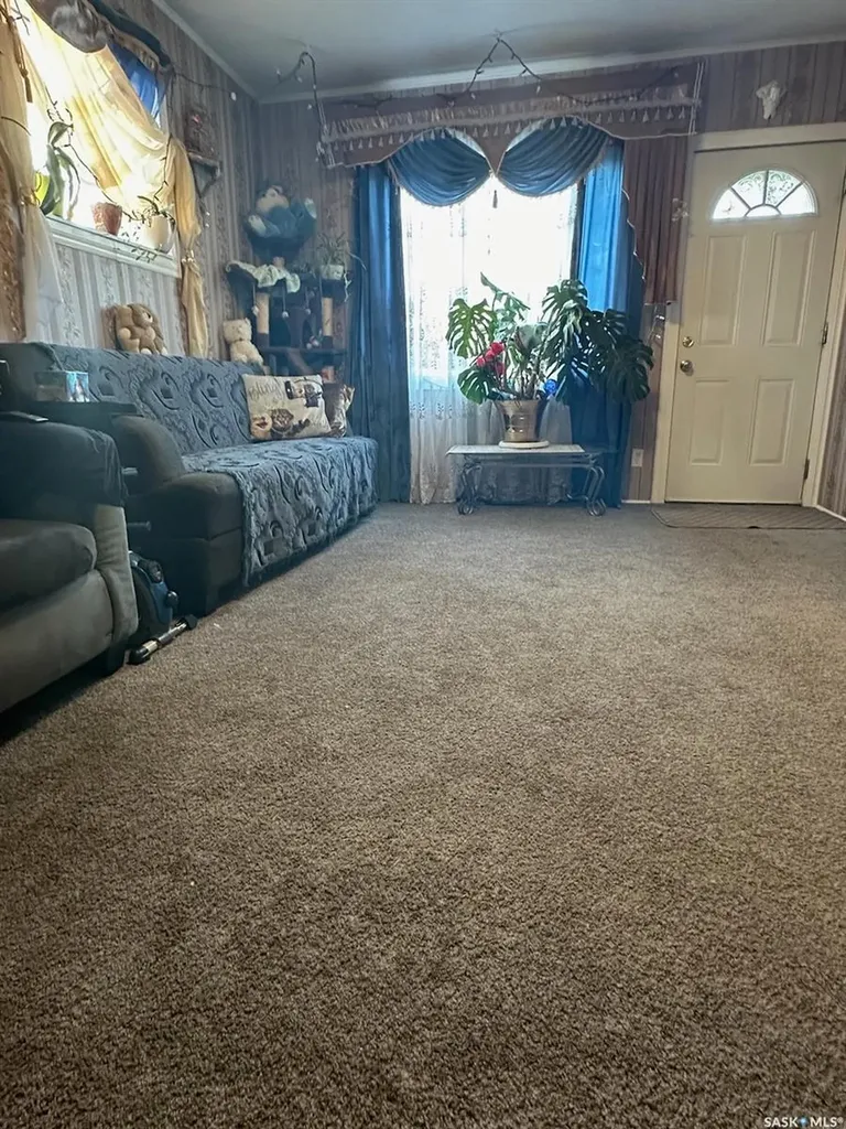 2216 20th Street W Saskatoon SK S7M 1B1