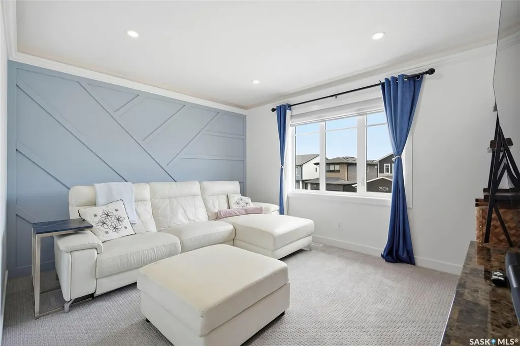 302 Chelsom Manor Saskatoon SK S7V 1R3